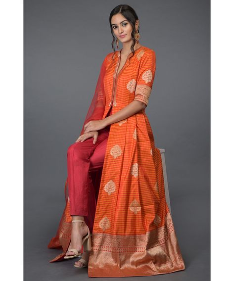 Saree Into Kurti Designs, Indian Designer Wear Gowns, Saree Recycle Dresses Indian, Chudidhar Designs, Flared Jacket, Simple Gown, Trending Dress, Silk Kurti Designs, Ethnic Dresses