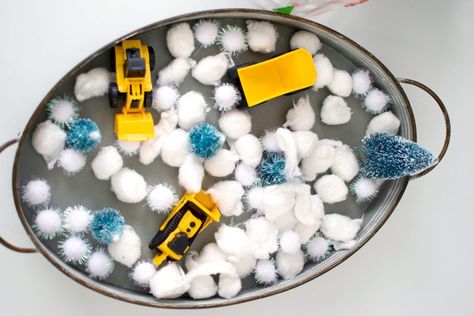 Farm Sensory Bin, Activities To Do With Toddlers, Winter Sensory Bin, Sensory Tray, Construction Trucks, Themed Activities, Indoor Activities For Kids, Easy Activities, Sensory Bin