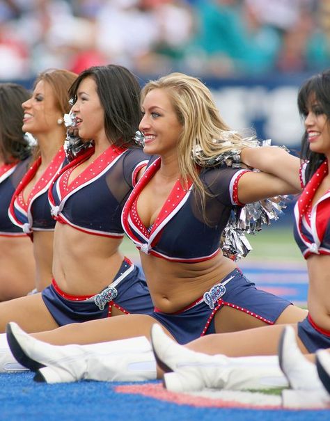 Buffalo Bills Cheerleaders, New England Patriots Cheerleaders, Patriots Cheerleaders, Dallas Cheerleaders, Dunk Tank, Cheerleading Squad, Football Workouts, Cheerleader Costume, Football Cheerleaders