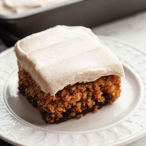 Oatmeal Chocolate Chip Cookie Cake, Oatmeal Chocolate Chip Cake, Chocolate Chip Oatmeal Cake, Oatmeal Snacks, Chocolate Chip Cake Recipe, Chocolate Chip Bundt Cake, Delish Cakes, Cooking Oatmeal, Cinnamon Cream Cheese