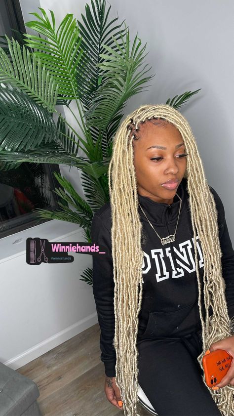 winniehands_ on Instagram: 45 inches Boho locs😍😍😍😍plus full #softlocs #fauxlocs #locs #winniehands #protectivestyles #njstylist #fauxlocs #bohemianstyle (color 613) 613 Soft Locs, 613 Faux Locs, Boho Locs, Soft Locs, Faux Locs, Protective Styles, Locs, Bohemian Style, Blonde