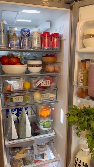 One Door Fridge Organization, Two Door Fridge Organization, Frig Organizing, Double Door Fridge Organization, Refrigerator Goals, Fridge Restock, French Country Aesthetic, Fridge Makeover, Double Door Fridge