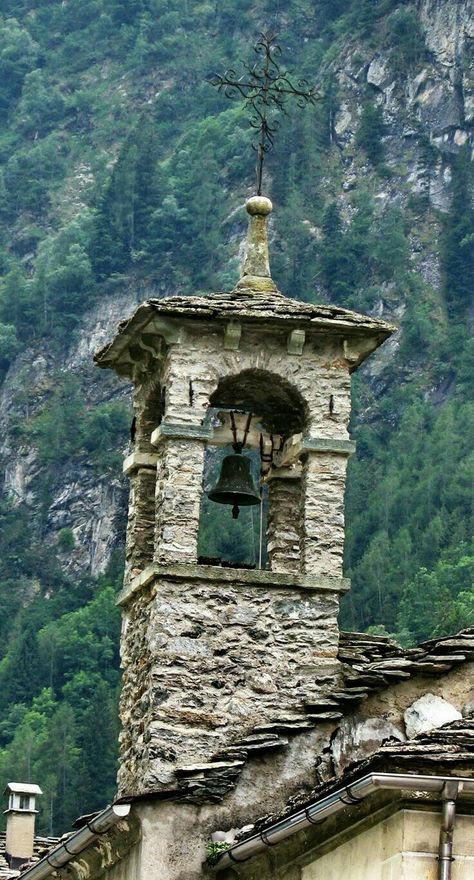 Monastery Aesthetic, Byzantine Architecture, Medieval Tower, Old Country Churches, Piedmont Italy, Castle Tower, Medieval Houses, Stone Masonry, Bell Tower