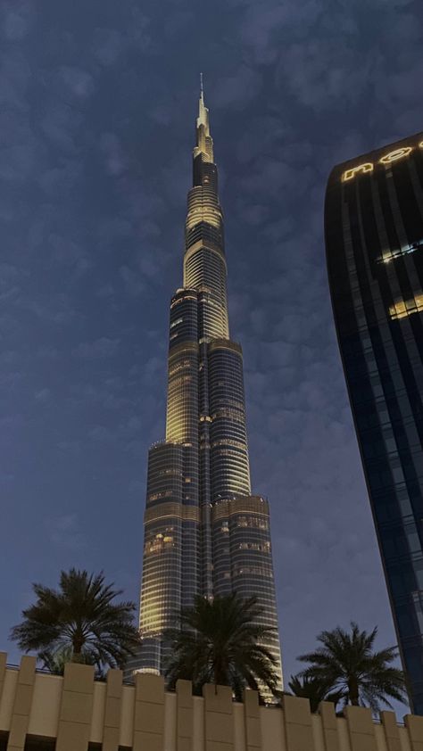 Cheap Airline Tickets, Billionaire Lifestyle Luxury Living, Eksterior Modern, Dubai Vacation, Dubai Aesthetic, Book Cheap Flights, Photography Club, Spaceship Art, Visit Dubai