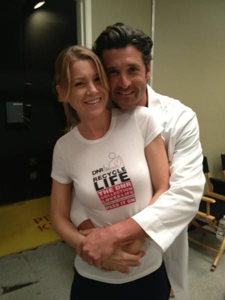 Patrick Dempsey and Ellen Pompeo Greys Anatomy Couples, Meredith And Derek, Greys Anatomy Funny, Greys Anatomy Characters, Greys Anatomy Cast, Greys Anatomy Memes, Derek Shepherd, Ellen Pompeo, Grey Anatomy Quotes