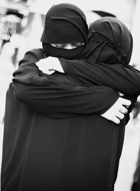 Niqabi Girl, Islamic Dp, Muslimah Photography, Muslimah Style, Muslim Couple Photography, Hijabi Aesthetic, Best Friends Shoot, Facial Skin Care Routine, Muslimah Aesthetic