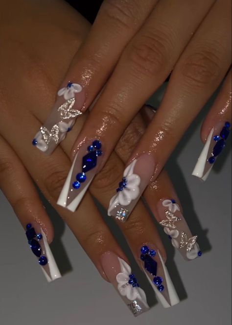 Royal Blue Makeup Looks Quince Natural, 3dflower Nail Art, Royal Blue Bling Nails, Royal Blue Quince Nails, Green Bling Nails, Nails Art Simple, Design Nails Art, Nail Art Aesthetic, Nail Art Trendy