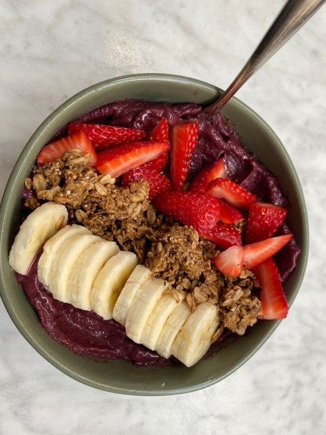 Acai Bowl Recipe Easy, Bowl Recipes Easy, Healthy Lunch Snacks, Healthy Food Dishes, Healthy Food Motivation, Healthy Lifestyle Food, Lunch Snacks, Food Obsession, Healthy Snacks Recipes