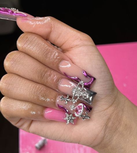 Nicki Minaj Nails, Medium Nails, Sixth Form, Acrylic Nail Set, Long Acrylic Nail Designs, Colored Acrylic Nails, Dope Nail Designs, Short Square Acrylic Nails, Exotic Nails