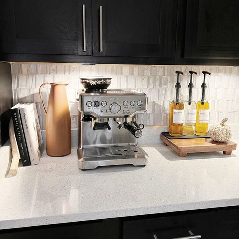 Breville Coffee Bar, Expresso Machine Station Ideas, Espresso Bar Ideas Kitchen Counter, Espresso Bar Setup, Espresso Set Up, Breville Coffee Station, Coffee Maker On Counter Ideas, Coffee Set Up, Coffee Bar Set Up