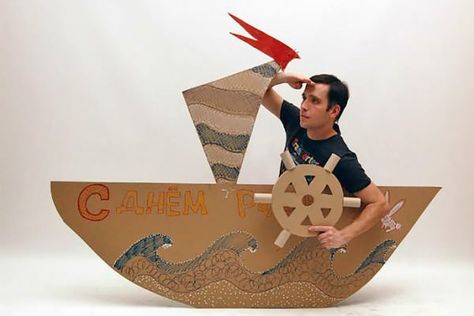 DIY Handmade Cardboard Boat by Cardboard Dad Cardboard Boat, Happy Crafts, Diy Rocket, Cardboard Toys, Handmade Charlotte, Paper Boat, Foto Baby, Diy Cardboard, Cardboard Crafts