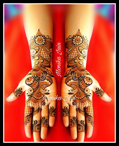 #designermehndi #creativedesign #fancymehndi #mehndi #heenadesign #latestdesign #mehndiart #mehndidesign #weddingmehndi #floralmehndi #flowermehndi #traditionalmehndi #heena #mehndiartist #indiandesigner #latestheena #arebicmehndi #indoarebicmehndi Arabic Mehandi, Baby Mehndi Design, Latest Arabic Mehndi Designs, Rajasthani Mehndi Designs, Designs Mehndi, Mehndi Designs Bridal Hands, Rose Mehndi Designs, Beginner Henna Designs, Mehndi Design Pictures