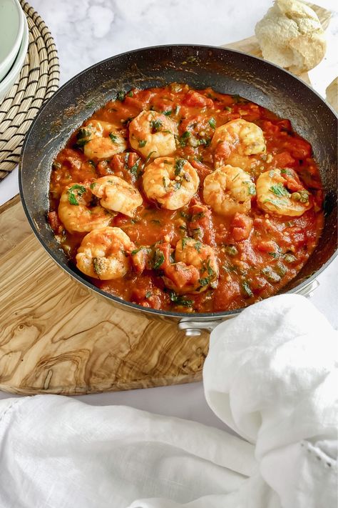 Prawns with Fragrant Tomato Sauce in under 20 minutes! Meals For Lunch, Avocado Salad Dressing, Garlic Prawns, Tomato Sauce Recipe, Dinner Side Dishes, Dinner Sides, Daily Meals, Sauce Recipe, The Mediterranean