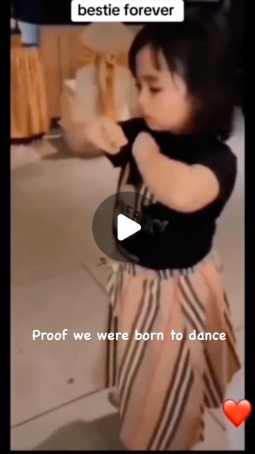 Susan Hamill Dover on Instagram Toddler Dancing Videos, Kid Dancers Videos, Kids Dancers, Funny Dance Videos, Funny Kids Videos, Funny Babies Dancing, Baby Dancing, Children Dancing, Street Performer