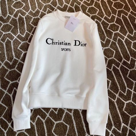 Dior Hoodie, Dior Sweatshirt, Dior T Shirt, Dior Jacket, Designer Sweatshirts, Trendy Fashion Tops, Fashionista Clothes, Warm Outfits, Teenage Fashion Outfits