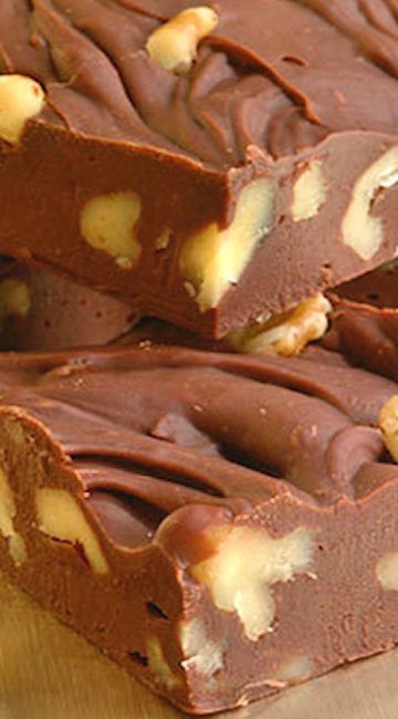 Copycat Sees Fudge Recipe, Paula Dean Fudge Recipe, Fudge Condensed Milk, Sees Fudge Recipe, Chocolate Fudge Recipes Easy, Creamy Fudge, Candy Fudge, Easy Chocolate Fudge, Easy Fudge