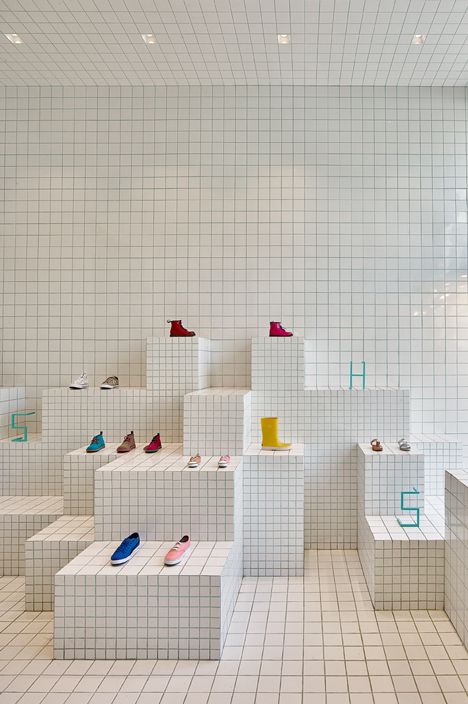 Little Shoes store interior by Nabito Architects Display Visual Merchandising, Vitrine Design, Store Concept, Store Interiors, Retail Store Design, Shoe Display, Retail Interior, Urban Lifestyle, Merchandising Displays