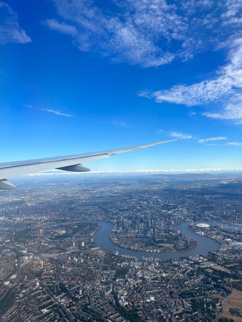 The city of London from a plane. London Plane View, London From Airplane, London Plane, Plane View, London View, Fake Acc, London Aesthetic, Studying Abroad, City Of London