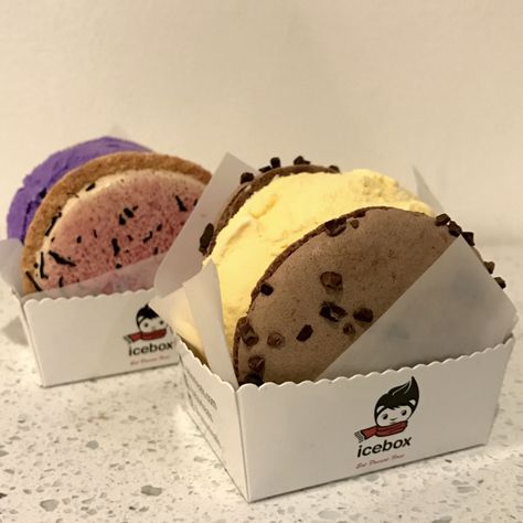 Macaroon Ice Cream Sandwiches, Macarons Ice Cream, Small Ice Cream Shop Design, Ice Cream Shop Ideas, Macaroon Ice Cream Sandwich, Ice Cream Ideas, Macaron Ice Cream Sandwich, Cookie Ice Cream Sandwiches, Ice Cream Delivery