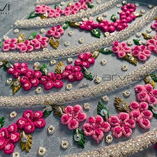 Lehenga Embroidery Pattern, Work Blouse Hand Designs, Arvi The Couturier, Gown Embroidery, Blouse Maggam Work, Blouse Works, Maggam Work Blouse, Hand Work Design, Hand Embroidery Dress