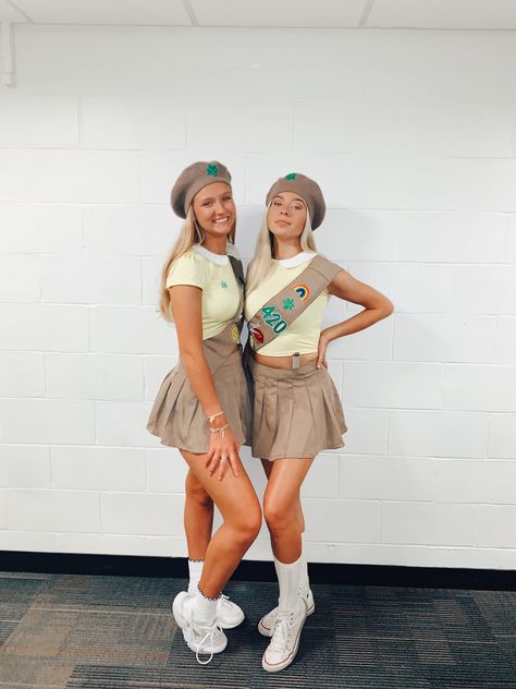 Costumes For Best Friends, Costumes Faciles, Clueless Halloween Costume, Kostum Halloween, Kostuum Halloween, Costume Carnaval, Cute Group Halloween Costumes, Costumes College, Bff Halloween Costumes