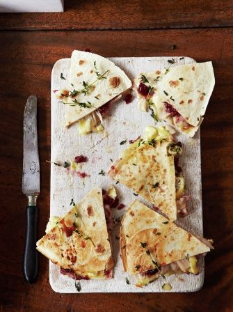 Boxing day quesadillas Boxing Day Food, Christmas Leftovers Recipes, Christmas Leftovers, Pork Recipes Easy, Spicy Soup, Jamie Oliver Recipes, Simple Nutrition, Quesadilla Recipes, Easy Pork