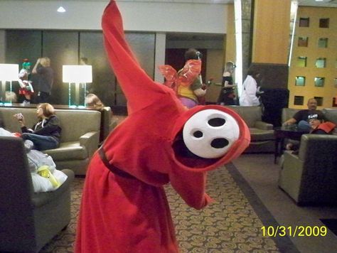 Shy Guy Cosplay, Shy Guy Costume, Guy Cosplay, Link Cosplay, Halloween Costume Mask, Shy Guy, Crazy Day, Mask Diy, Mens Halloween Costumes