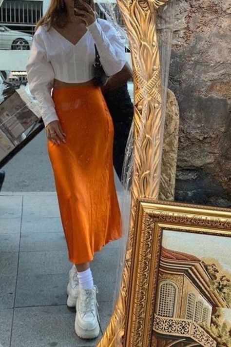 Orange Skirt, Looks Street Style, Mode Inspo, 가을 패션, Looks Style, Mode Inspiration, Looks Vintage, Outfits Casuales, Aesthetic Fashion