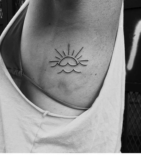 Little sun and waves :) Done by hb Nielsen at allied tattoo in Brooklyn Tato Realis, Wellen Tattoo, Sunset Tattoos, Tattoo Trend, Shape Tattoo, Ocean Tattoos, Beach Tattoo, Sun Tattoos, Makijaż Smokey Eye