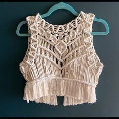 200 ideas de Macramé en 2022 | manualidades de macramé, macramé para principiantes, macramé Macrame Vest, Macrame Top, Simpul Makrame, Macrame Clothes, Silk Tunic Top, Makramee Diy, Macrame Knots Pattern, Macrame Dress, Mode Crochet