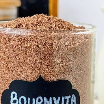 Hina Gujral - funfoodfrolic on Instagram: "Healthier Homemade Bournvita 🥛 Not making tall claims 🫢 try it to believe my words. 🔸Easy To Make 🔸No Nonsense 🔸Customisable 🔸Gluten Free 🔸Energy Drink 🔸Vegan Ingredients For Bournvita 👇 1 Cup foxnuts 1/2 Cup skinned almonds 1/2 Cup rolled oats 2 tablespoon flaxseed 2 tablespoon unsweetened cocoa powder 2 tablespoon jaggery powder or to taste #glutenfreevegan #healthychoices #bournvita #reelsinstagram #proteinpowder #healthydiet #energydrink #healthyrecipes #cleaneating #kidfriendlyrecipes" Jaggery Powder, Protein Milk, Energy Powder, Unsweetened Cocoa Powder, Vegan Ingredients, Milk Powder, Chocolate Protein, Healthy Chocolate, Free Energy