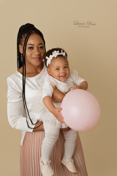 A very happy and content baby celebrating her 1st Birthday with us in studio 🎂🤍 Our 1st Birthday Portrait Session information: https://www.laurarosephotography.co.za/1stbirthdayinfo #milestone #milestonephotography #1stbirthday #birthday #babyphotography #sandtonphotographer #johannesburgphotographer #johannesburgbabyphotography #johannesburgbabyphotographer #laurarosephotography Happy And Content, Portrait Session, Photographing Babies, Very Happy, Baby Photography, Milestones, 1st Birthday, Photographer, Celebrities