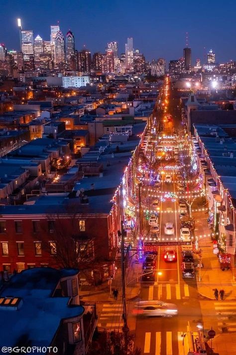 Philadelphia Chinatown Philadelphia, Philadelphia Suburbs, Philadelphia Skyline, Batman Returns, Urban Aesthetic, House Fire, City Architecture, City Views, Beautiful City