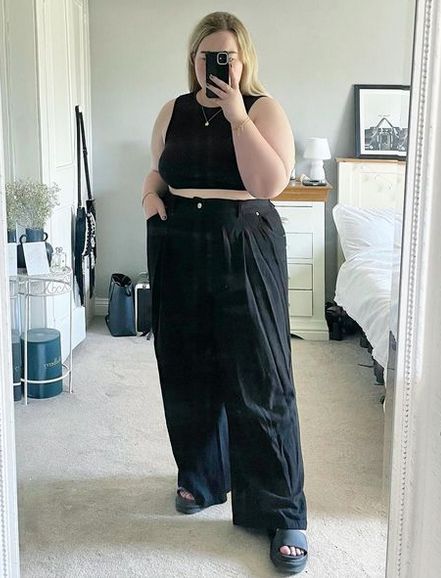 Alt Outfits Pants, Plus Size Alt Outfits, Plus Size Alt Fashion, Plus Size Alt, Size Aesthetic, Plus Size Aesthetic Outfits, Parachute Pants Outfit, Immaculate Vibes, Alt Outfits