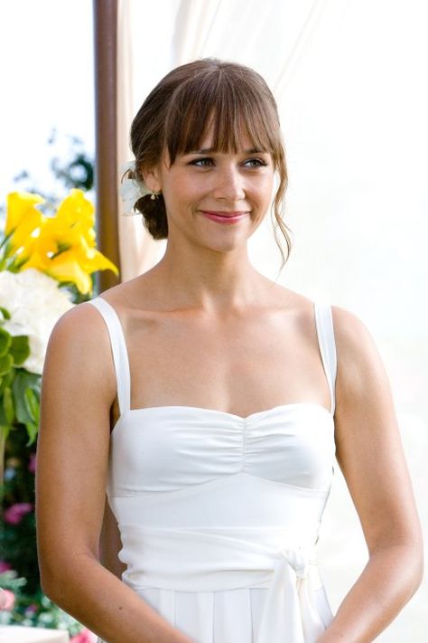 Rashida Jones style wedding dress from I love you, man Movie Wedding Dresses, Bride Wars, Rashida Jones, Celebrity Wedding Dresses, Wedding Movies, Iconic Movies, Celebrity Hairstyles, Wedding Men, Celebrity Weddings