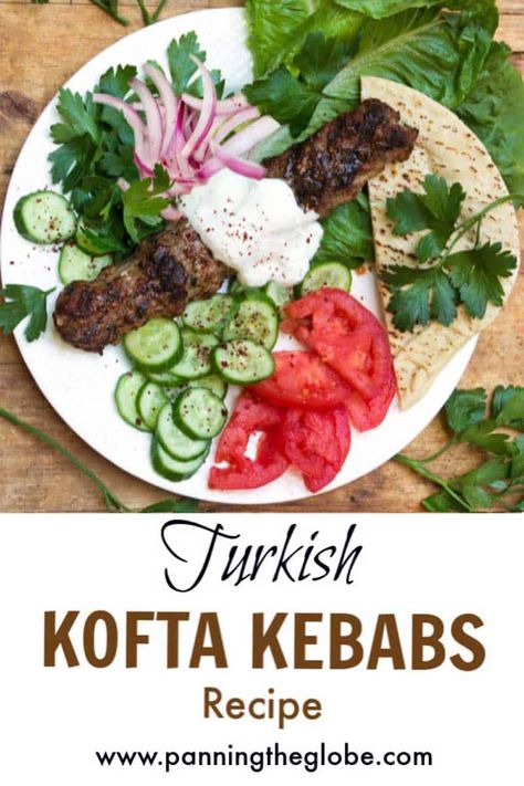 Turkish Kofta, Grilled Skewers, Turkish Recipe, Arabisk Mad, Sandwich Vegetarian, Amazing Salads, Persian Recipes, Doner Kebab, Turkish Style