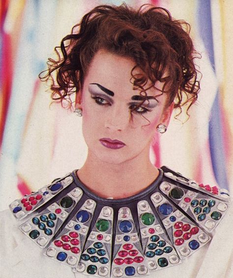 Boy George, was so beautiful but those ugly testosterone hormones made him not. Instead of making all these drugs illegal lets make testosterone illegal. :) Blitz Kids, 80's Music, Fashion 80s, Culture Club, Boy George, New Romantics, Club Kids, Janis Joplin, Fleetwood Mac