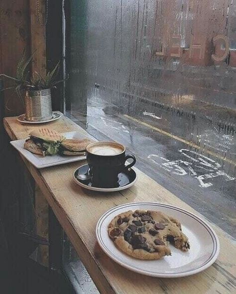 Rain And Coffee, Coffee Shop Aesthetic, A Cup Of Coffee, Coffee And Books, Coffee Love, Coffee Addict, Cup Of Coffee, Coffee Break, Rainy Days