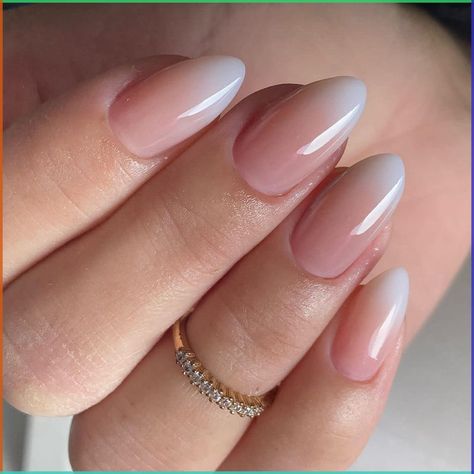 Want to get beautifully painted ombre nails at home? Here’s a tutorial on how to get ombre gradient nails and 5 design ideas you can draw inspiration from. Ombre Nail With Glitter, Ombre Style Nails, Ombré Nails With Design, Sparkly Manicure, Coquette Women, Ongles Beiges, Nails Sparkly, Almond Acrylic, Manicure Art