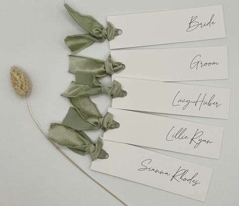 Sage Green Place Cards, Vellum Place Names, Place Cards Wedding, Place Settings, Table Setting, Seating Cards, Guest Names - Etsy Green And White Wedding Place Setting, Cards With Wax Seal, Wedding Dinner Table Setting, Wedding Name Place Cards, Gypsophila Wedding, Place Cards Wedding, Wedding Name Cards, Name Place Cards, Wedding Invitation Samples