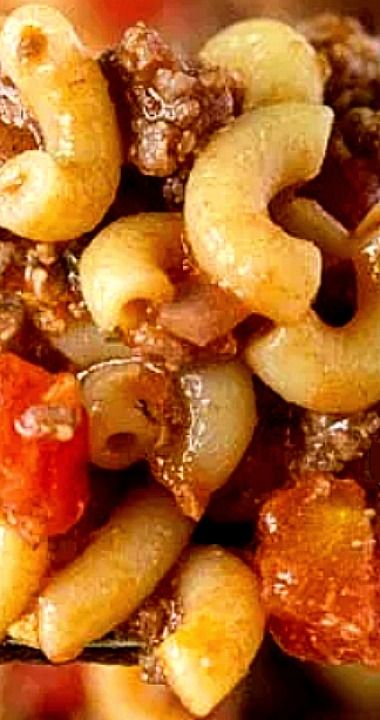 Old Fashioned Stew, Goulash Recipes Skillet, Small Batch Goulash, Old Fashioned Goulash Ground Beef, Easy Goulash Recipes Simple, Old Fashion Goulash Recipe, Old Fashioned Goulash Recipes, Old Fashion Goulash, Goulash Recipes Easy Ground Beef