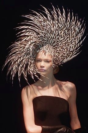 Types Of Hats For Women, Philip Treacy Hats, Unusual Hats, Mad Hat, Philip Treacy, Crazy Hats, Elegant Hats, Kentucky Derby Hats, Fancy Hats