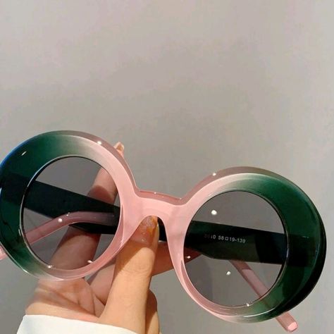 Beach Shade, Circle Sunglasses, Pink Glasses, Round Sunglasses Vintage, Round Sunglasses Women, Green Sunglasses, Frame Eyeglasses, نظارات شمسية, Beach Sunglasses