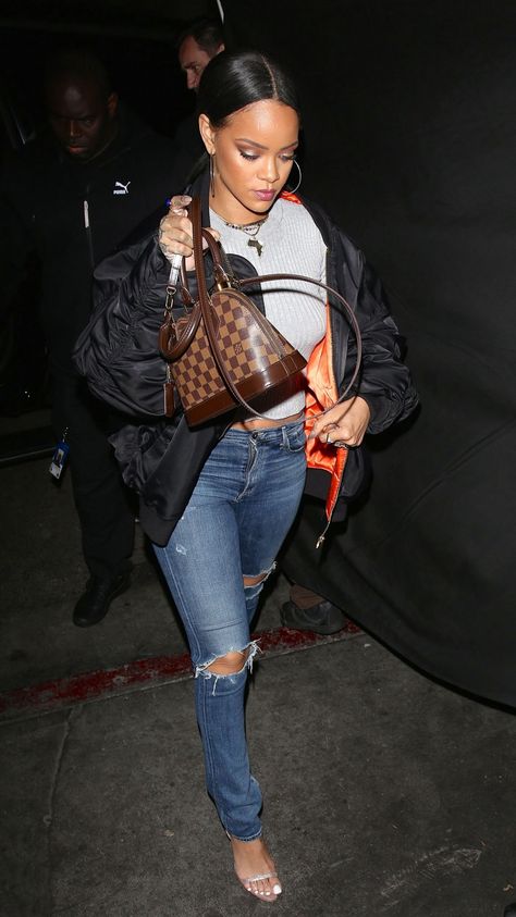 Rihanna at The Nice Guy in Los Angeles, CA. (May.4) Louis Vuitton Outfit Ideas, Louis Vuitton Outfit, Looks Rihanna, Rihanna Looks, Alma Bb, Rihanna Style, Red Cap, Brian Atwood, Metallic Sandals