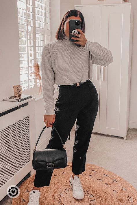 Tailored Trousers Outfit, Cropped Trousers Outfit, Trousers Outfit Winter, Coach Tabby Bag, Cooler Weather Outfits, Puffer Outfit, Black Cropped Trousers, Crop Trousers, I Love Summer