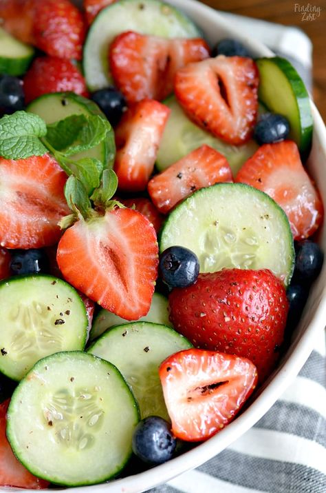 Strawberry Cucumber Salad, Watermelon Mint Salad, Strawberry Cucumber, Fresh Salad Recipes, Mint Salad, Summer Corn Salad, Cucumber Recipes Salad, Best Salad Recipes, Cucumber Recipes