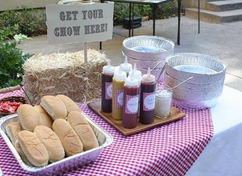 Western Cowgirl Birthday Party Feature. Pulled pork sandwiches for adults.  This would be a fun idea, but I'm thinking if we go with trail mix, it will make everything much, much, easier!!!! Horses Cake, Cowgirl Birthday Party Decorations, Hoedown Party, Birthday Party Ideas For Adults, Sheriff Callie Birthday, Wild West Birthday, Cowboy Theme Party, Party Ideas For Adults, Wild West Party