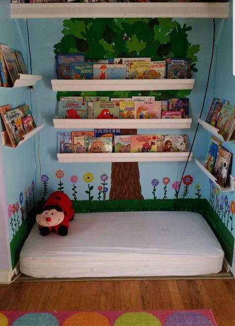 Child reading space. Plastic gutters. Reusing crib mattress Crib Mattress Reading Nook, Reuse Crib Mattress, Mattress Repurpose, Crib Mattress Repurpose, Reuse Cribs, 3s Preschool, Childrens Reading Nook, Montessori Toddler Bedroom, Library Diy