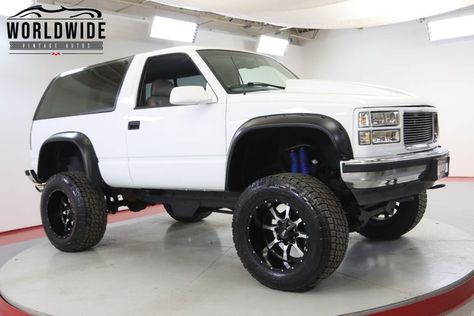 2 Door Tahoe, Custom Fender, Classic Car Restoration, Jordan Shoes Retro, Nissan Patrol, Power Wagon, Chevy Tahoe, Chevrolet Tahoe, Vintage Trucks