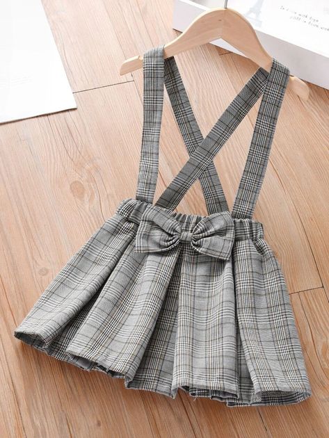 Skirt And Top Western Outfit, Dungree Styles, Kids Pinafore, Baby Skirts, Simple Dress Styles, Pinafore Skirt, Girl Skirts, Kids Skirt, Junior Girl Dresses